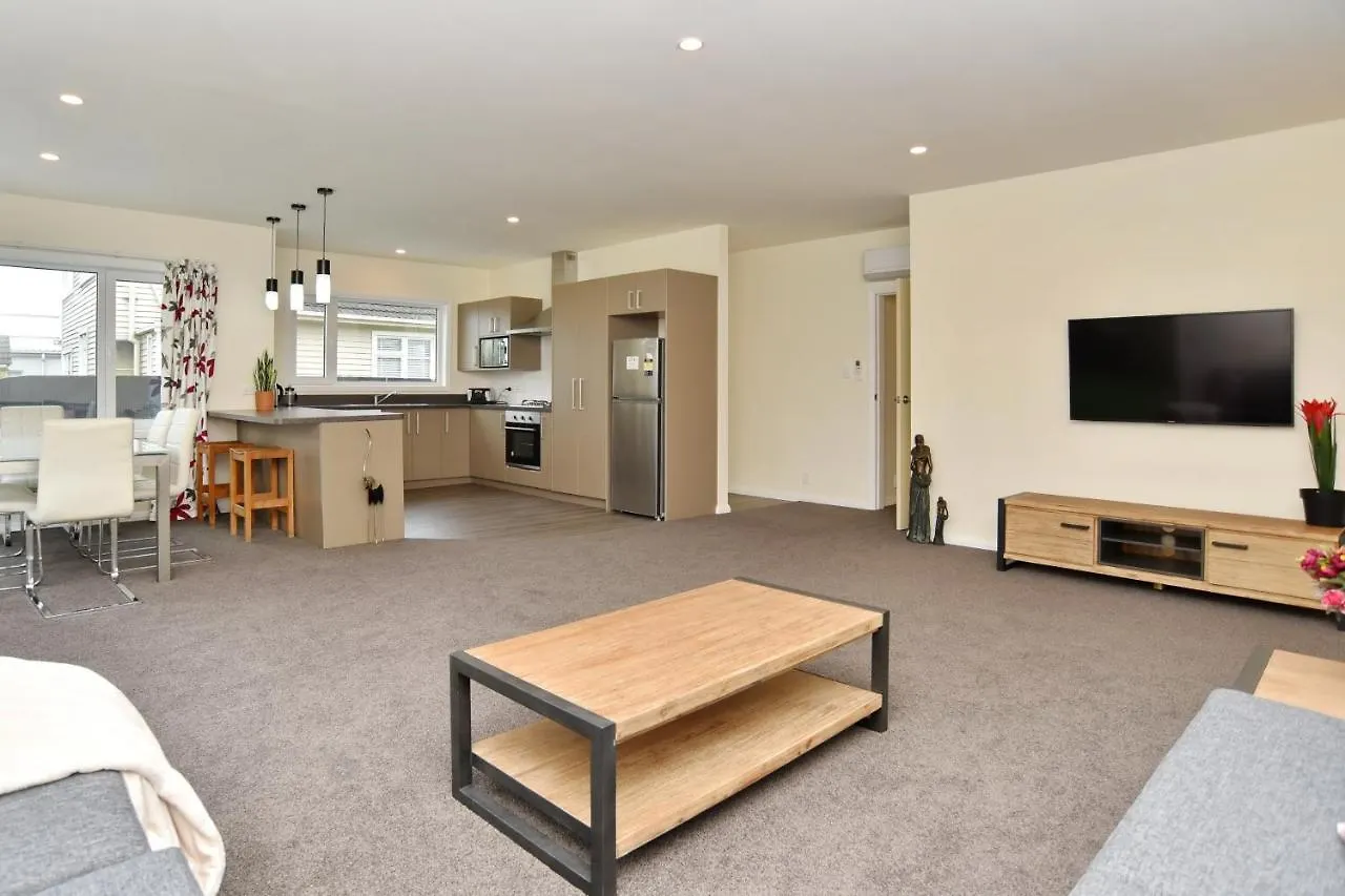 Weston Villa - Spacious & Family Friendly - Bookahome Christchurch