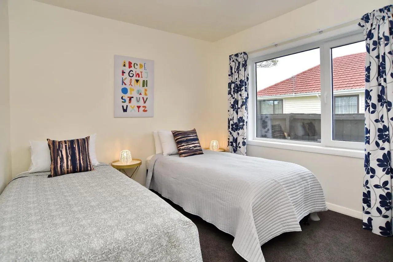 Holiday home Weston Villa - Spacious & Family Friendly - Bookahome Christchurch