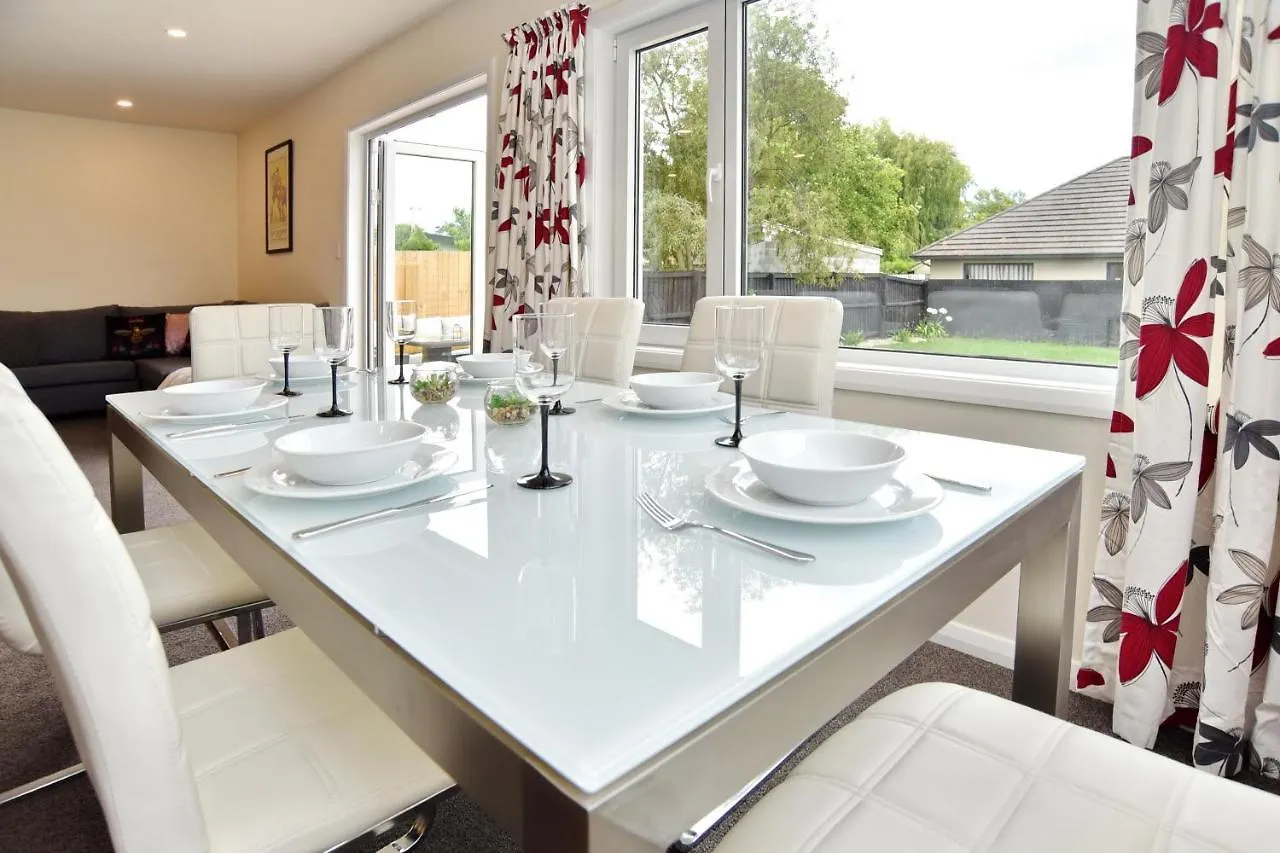 Weston Villa - Spacious & Family Friendly - Bookahome Christchurch 0*,